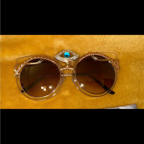 SOLD - Picture 2 of 3